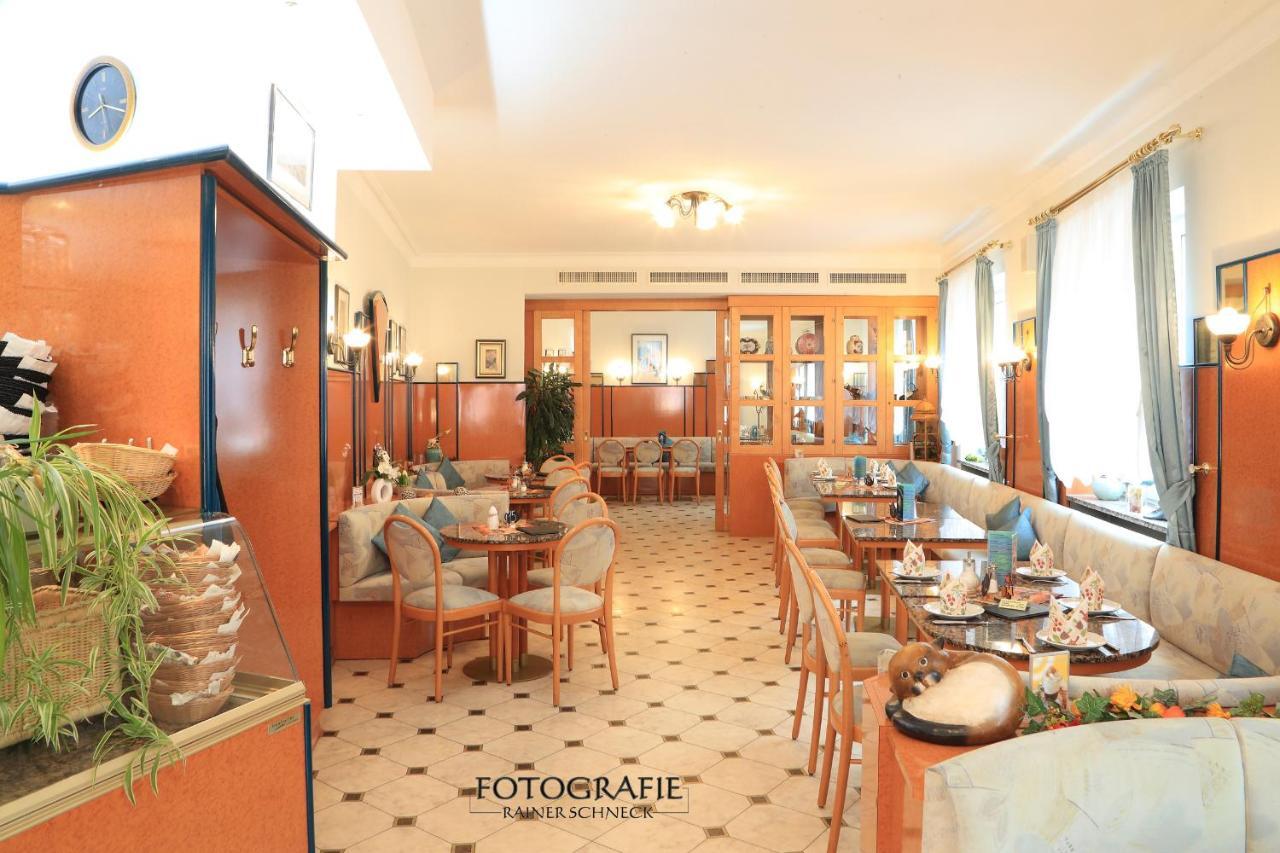 Cafe Am Donautor Hotel เคลไฮม์ ภายนอก รูปภาพ